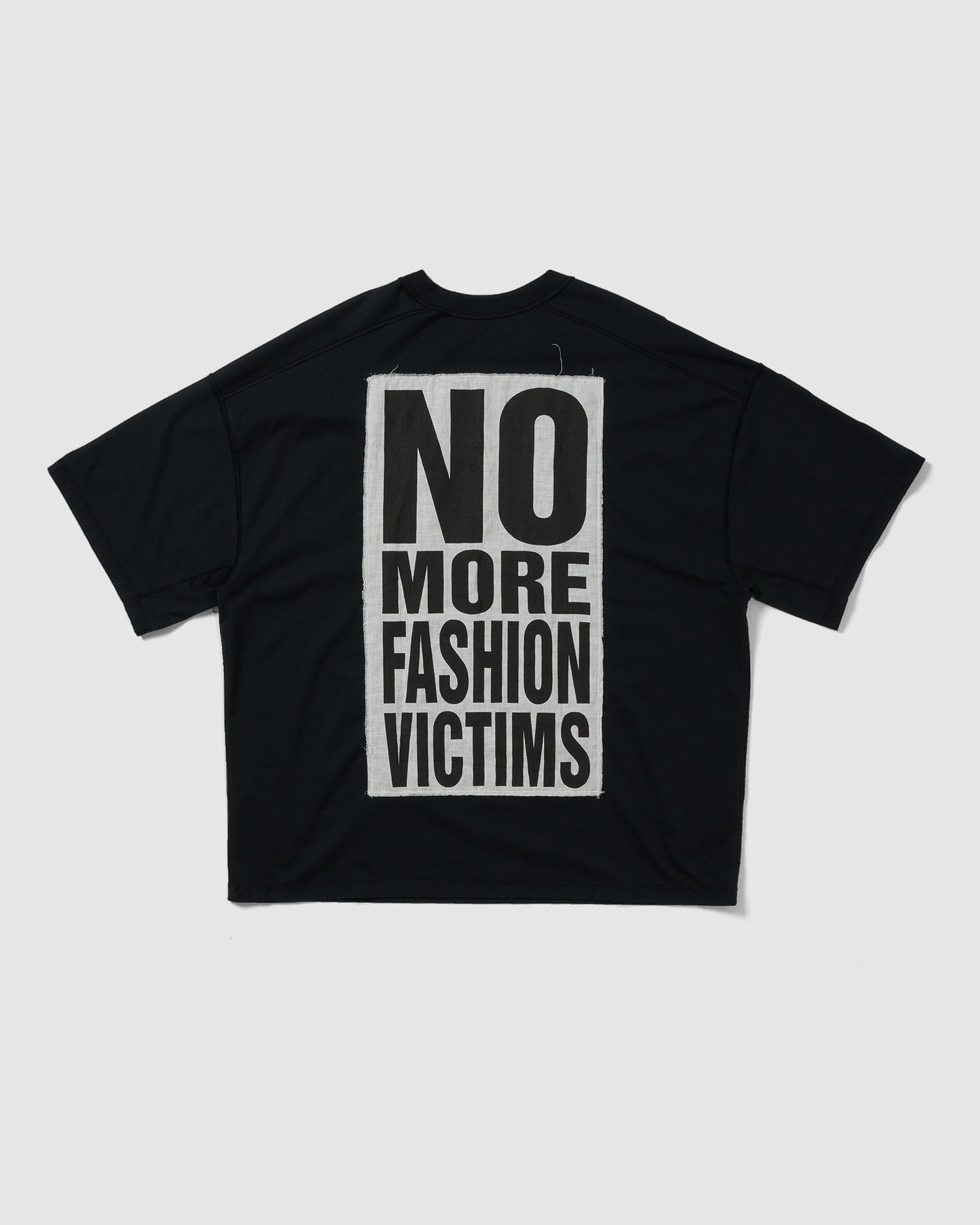 INSIDEOUT SLOGAN TEE  BLACK