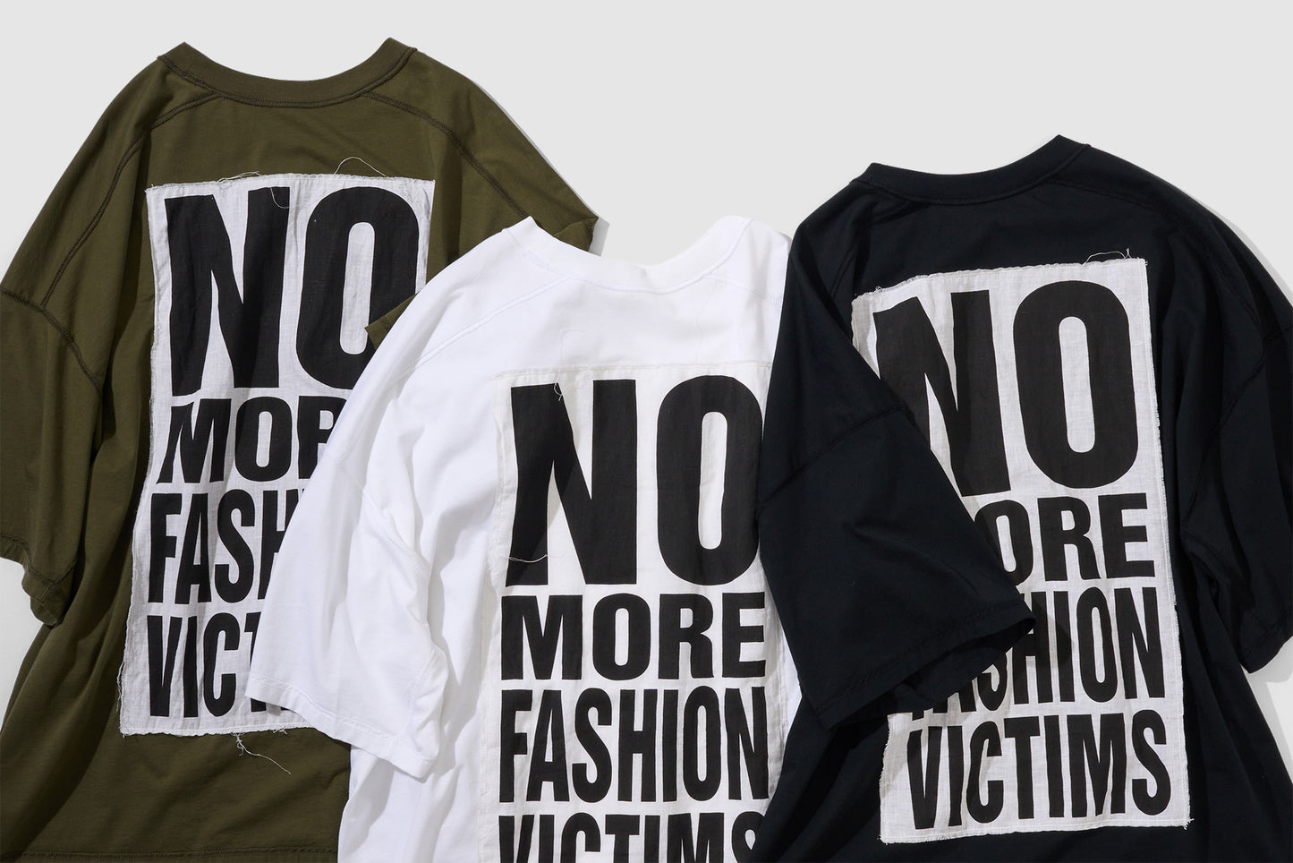 INSIDEOUT SLOGAN TEE BLACK